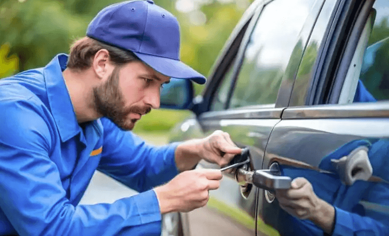 How Automotive Locksmiths Assist with Lost Car Keys Situations?