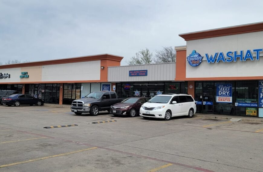 Self-Service Laundry Near Westcliff: Clean, Convenient Laundry Care